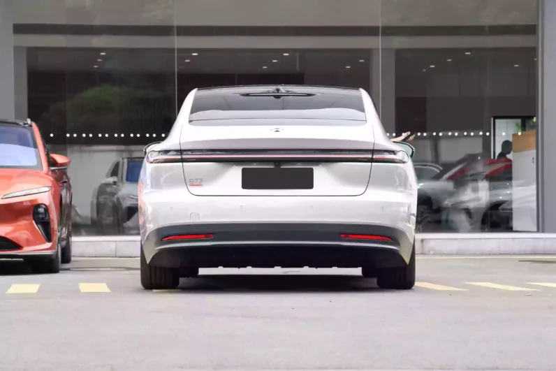 NIO ET7