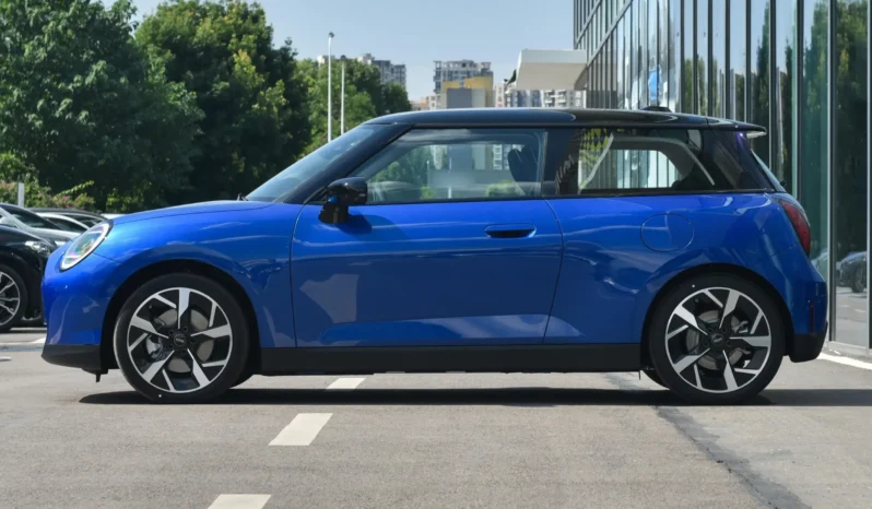 
								BMW MINI Cooper EV full									